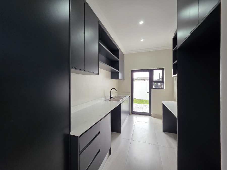 4 Bedroom Property for Sale in Fountains Estate Eastern Cape